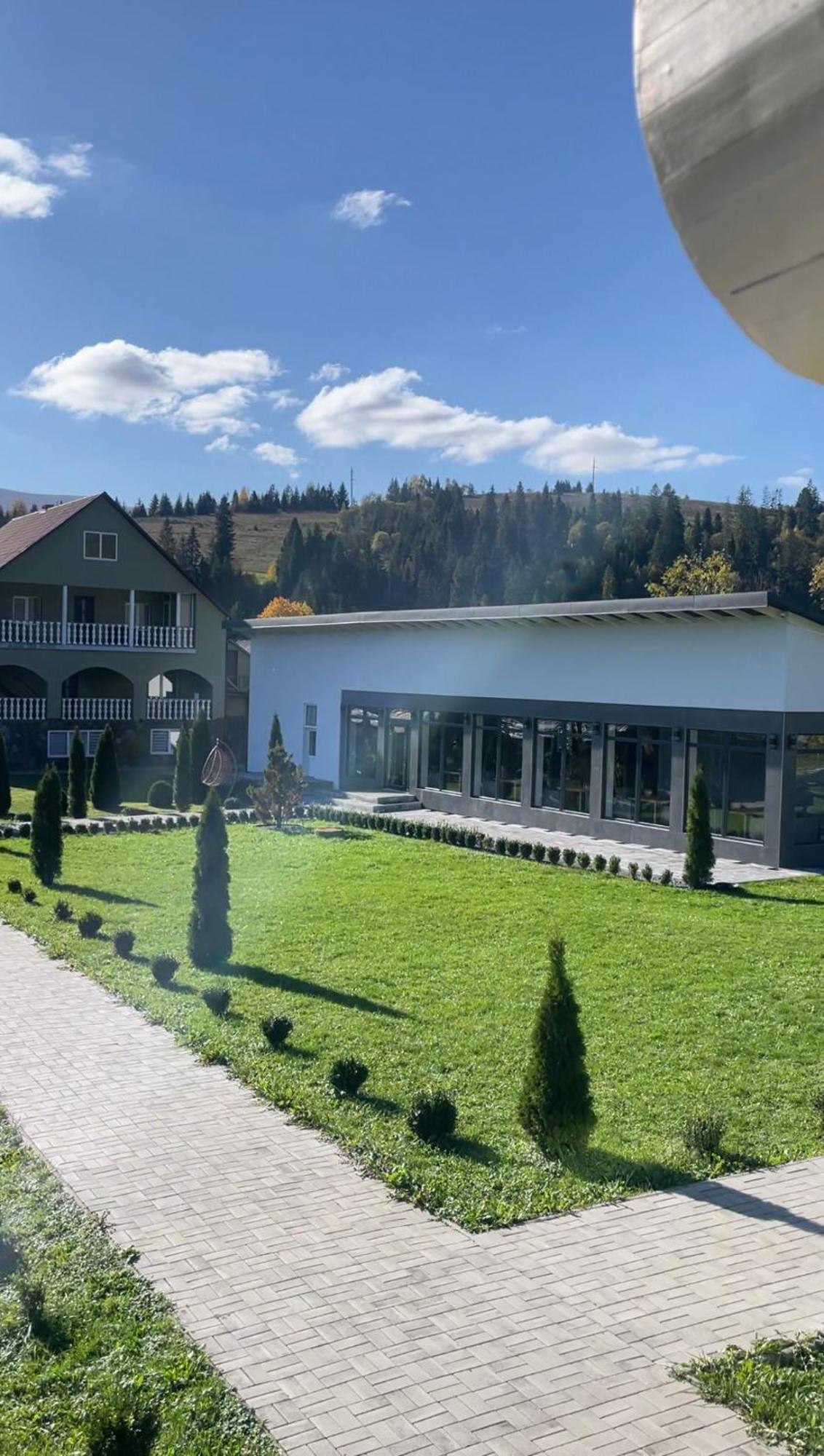 Hotel Чотири Сезони Izky Exteriér fotografie