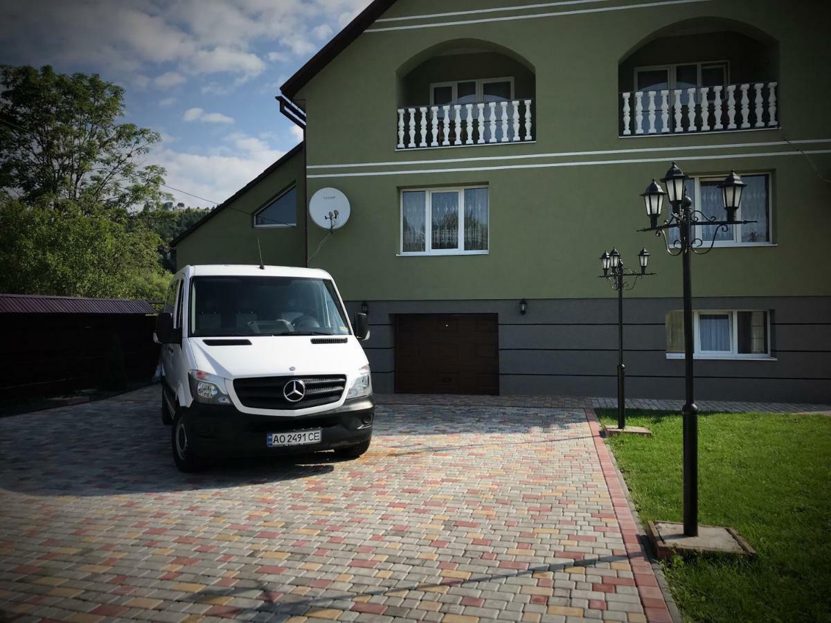Hotel Чотири Сезони Izky Exteriér fotografie
